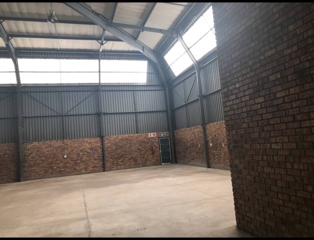 757M² WAREHOUSE TO LET IN JET PARK